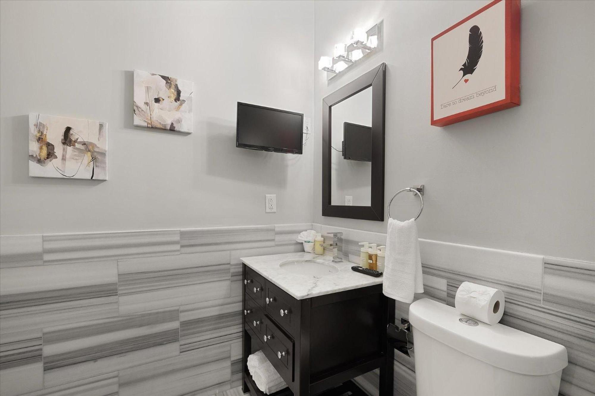 Apartment Magnificent W Rooftop Pool Philadelphia