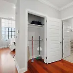 Magnificent Studio W Rooftop Pool