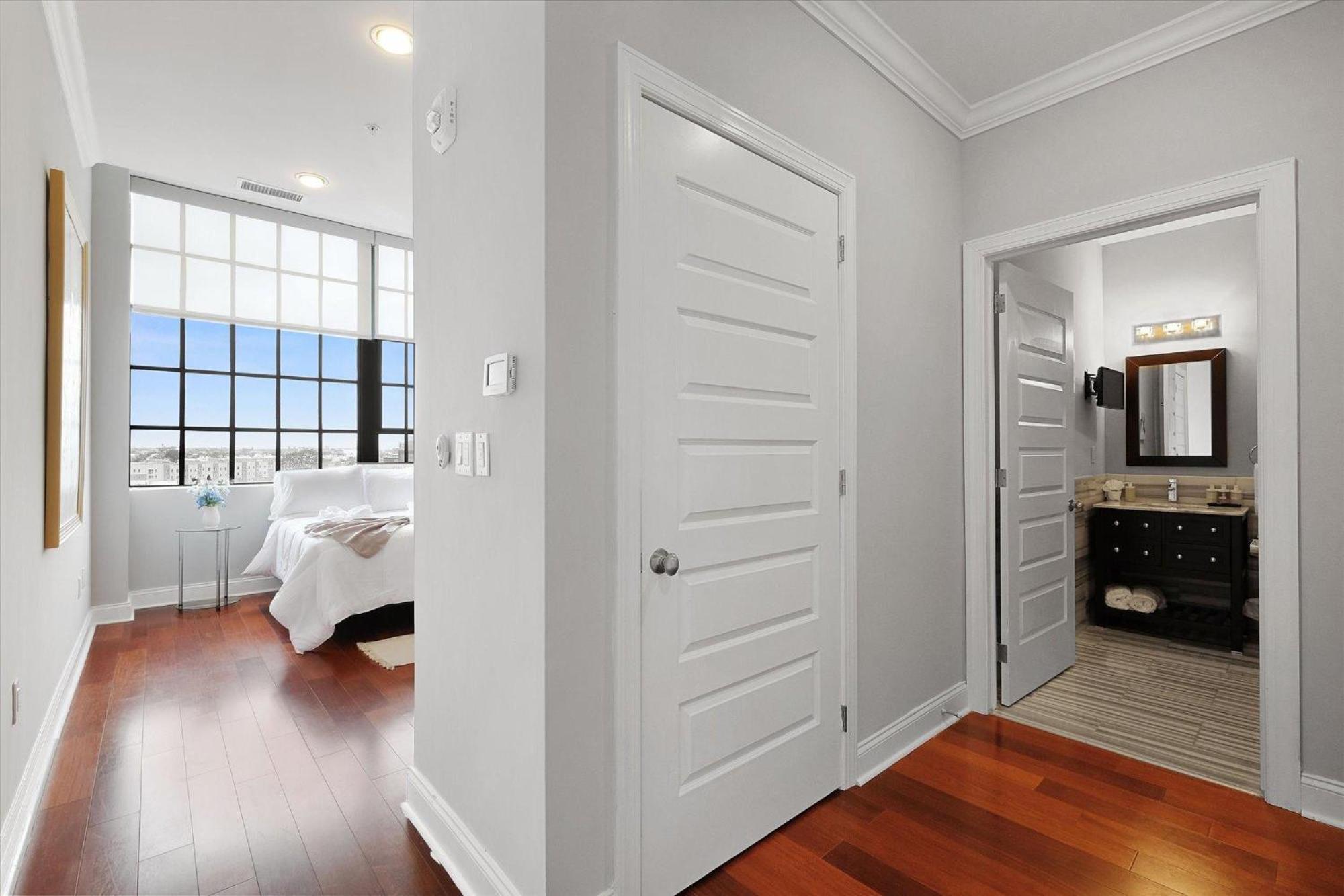 Apartment Magnificent W Rooftop Pool *