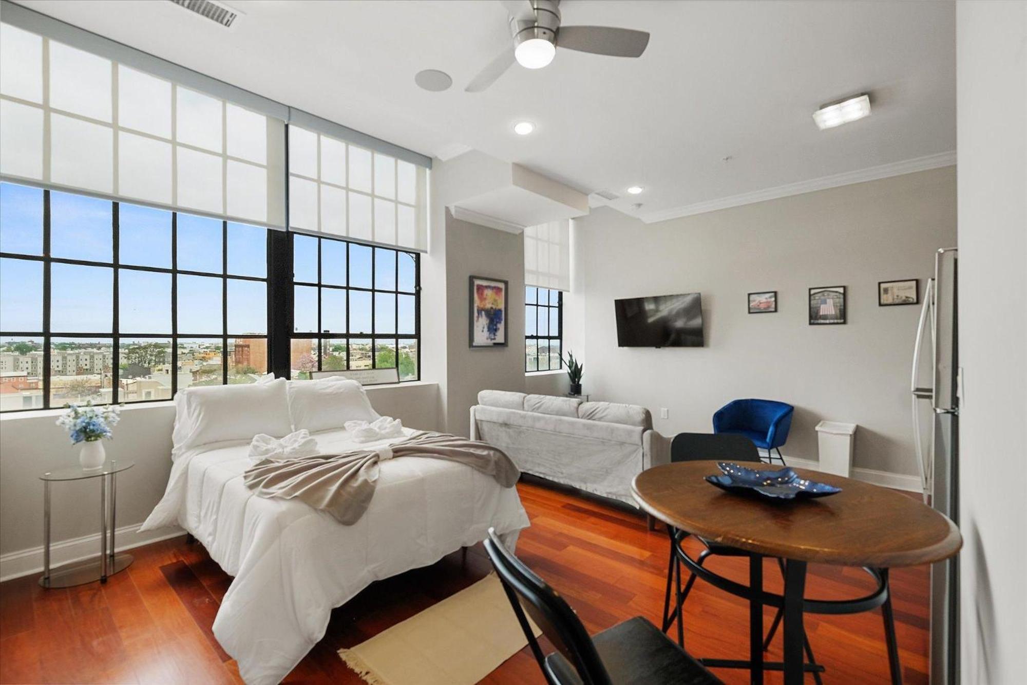 Apartment Magnificent W Rooftop Pool *