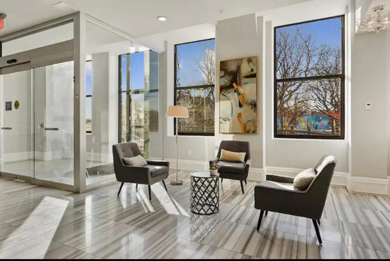 Apartment Magnificent W Rooftop Pool *