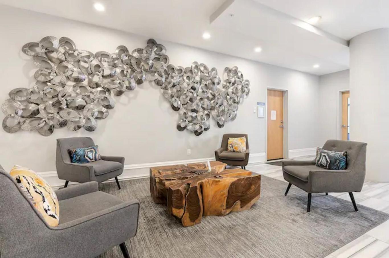 Apartment Magnificent W Rooftop Pool Philadelphia