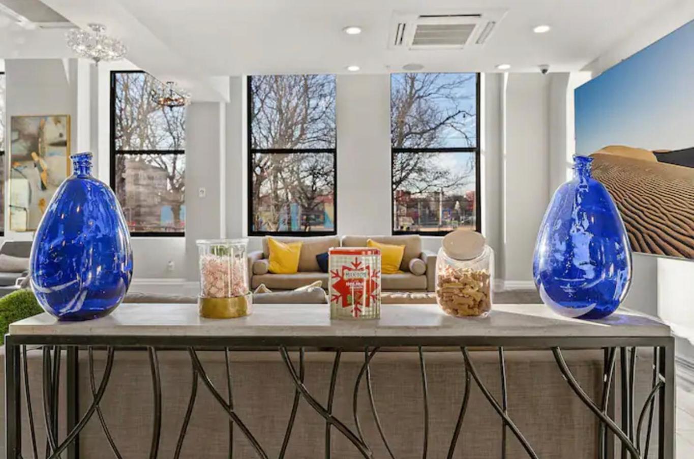 Magnificent W Rooftop Pool Apartment