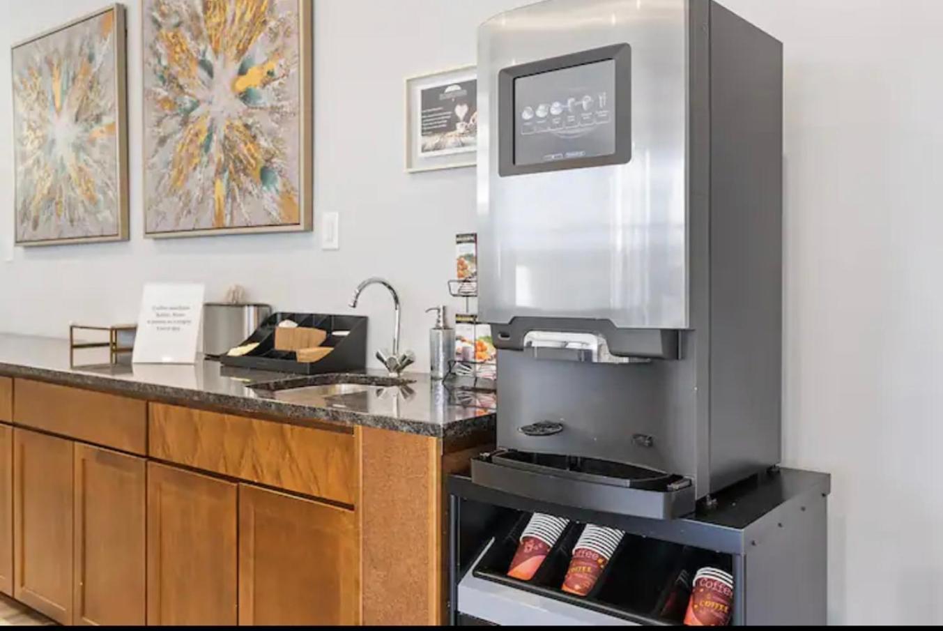 Apartment Magnificent W Rooftop Pool Philadelphia