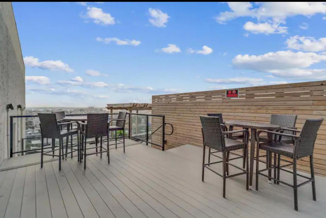 Magnificent W Rooftop Pool Apartment *