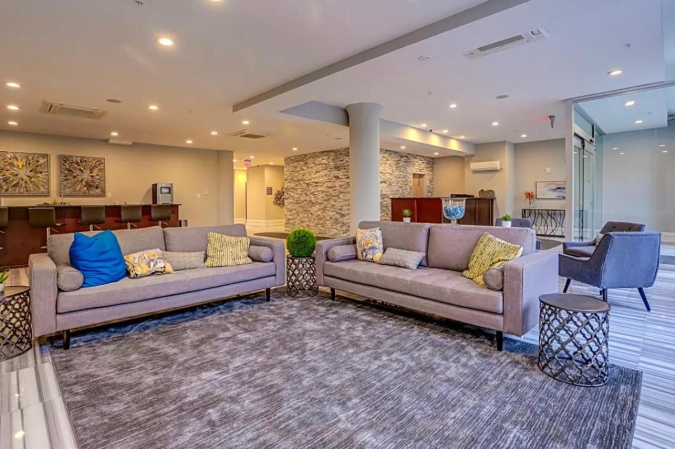 Apartment Magnificent W Rooftop Pool